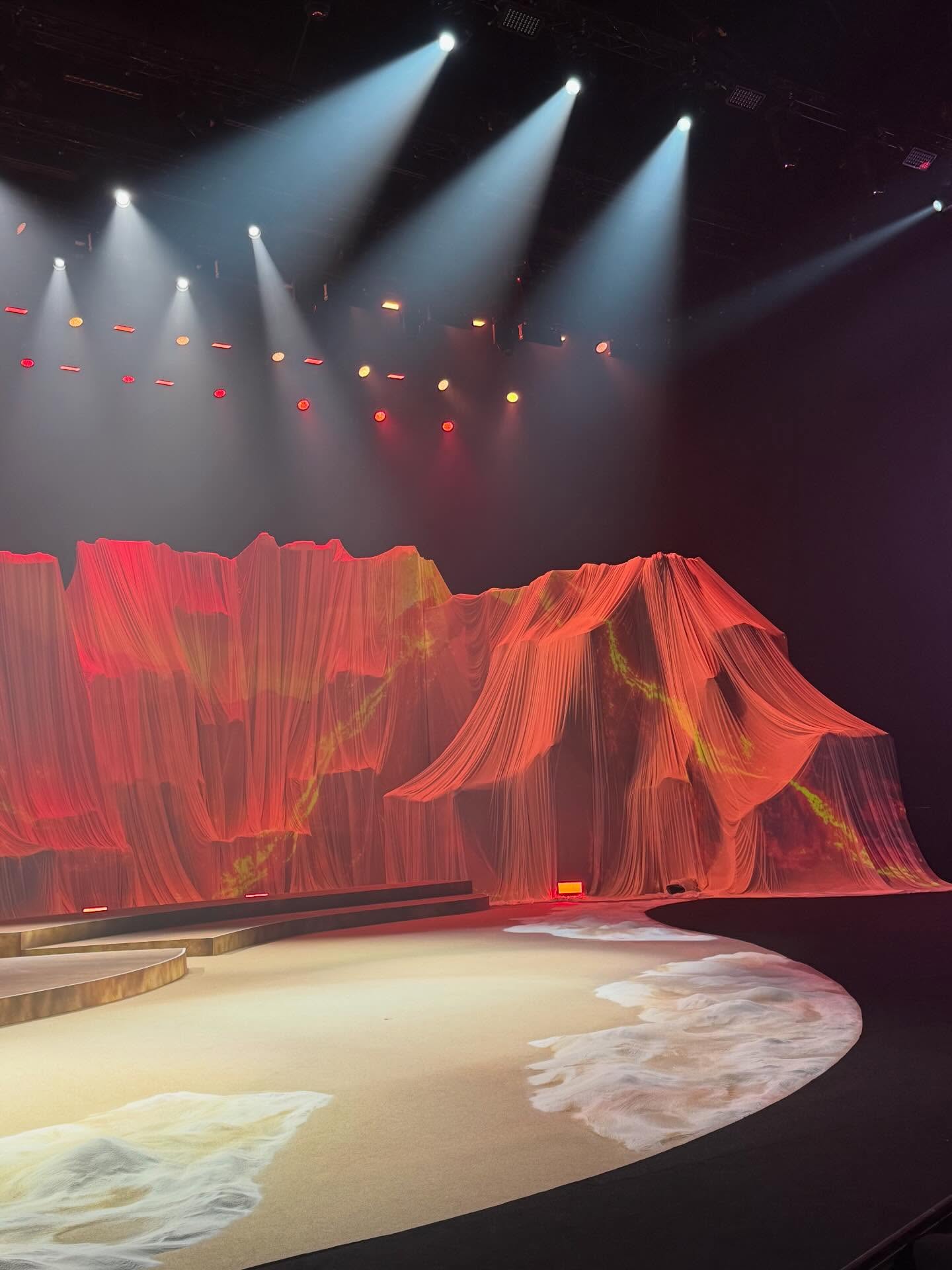 มีนา - ริณา ฉัตรอมรชัย