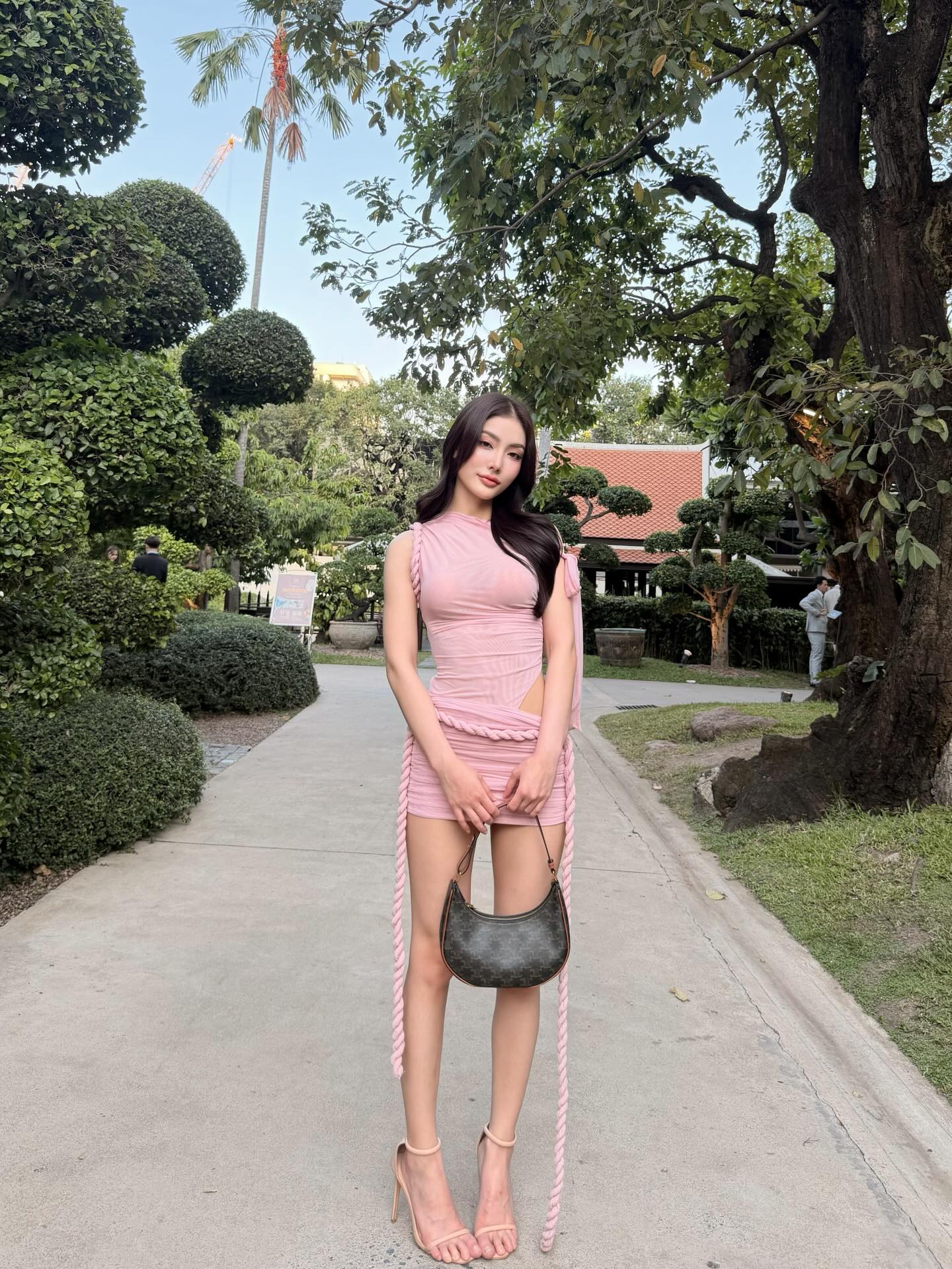 มีนา - ริณา ฉัตรอมรชัย