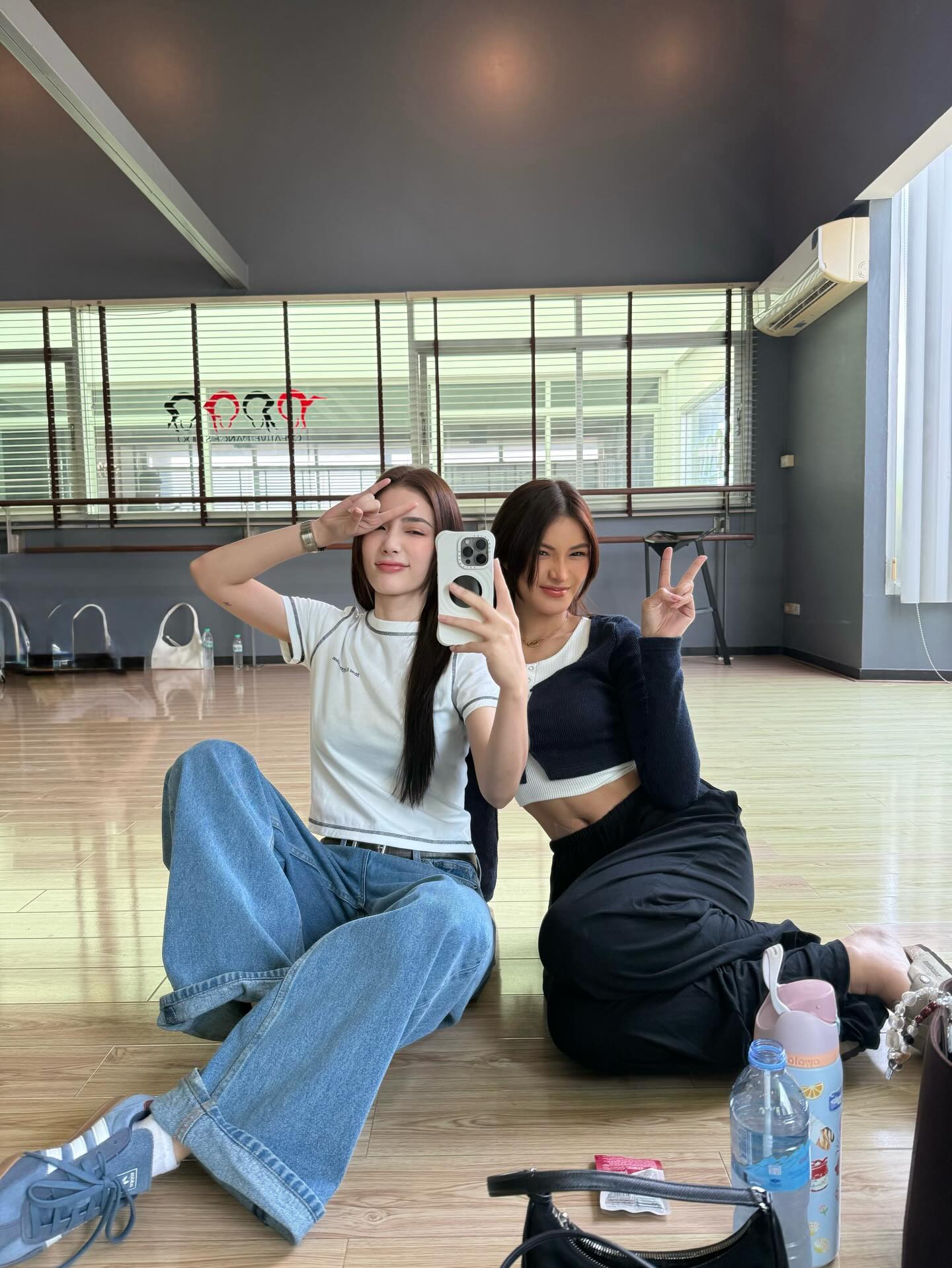 มีนา - ริณา ฉัตรอมรชัย