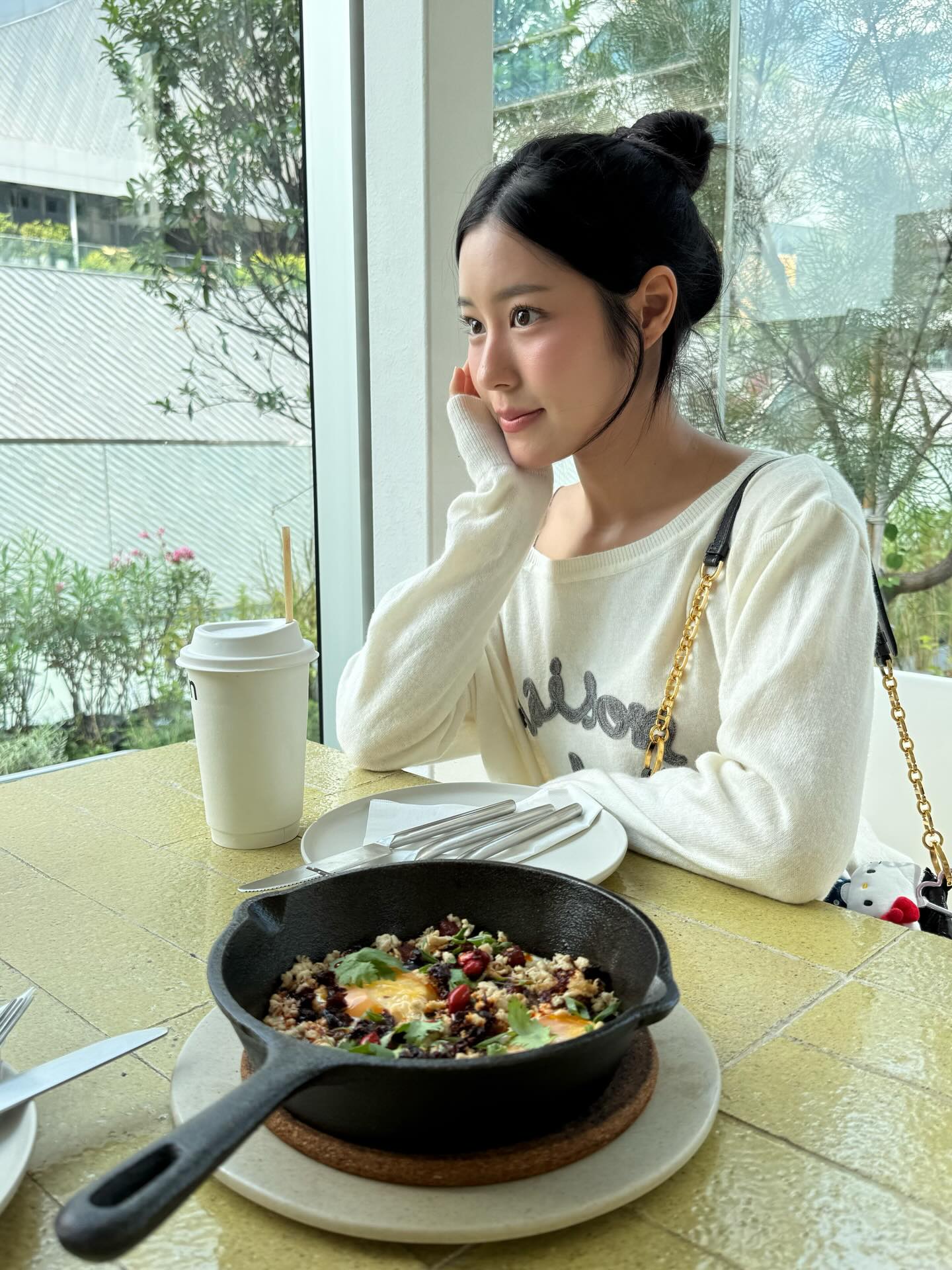 มีนา - ริณา ฉัตรอมรชัย