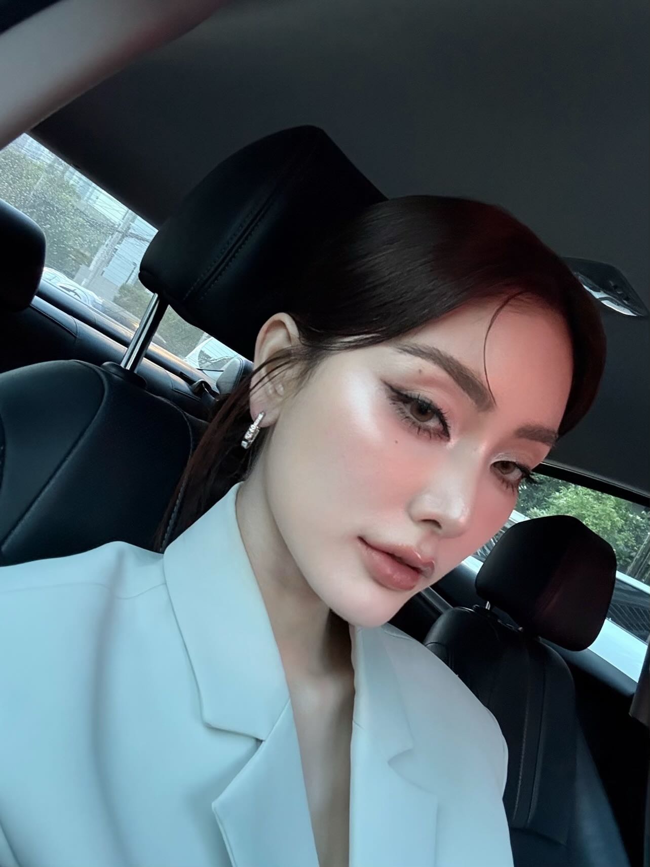 มีนา - ริณา ฉัตรอมรชัย