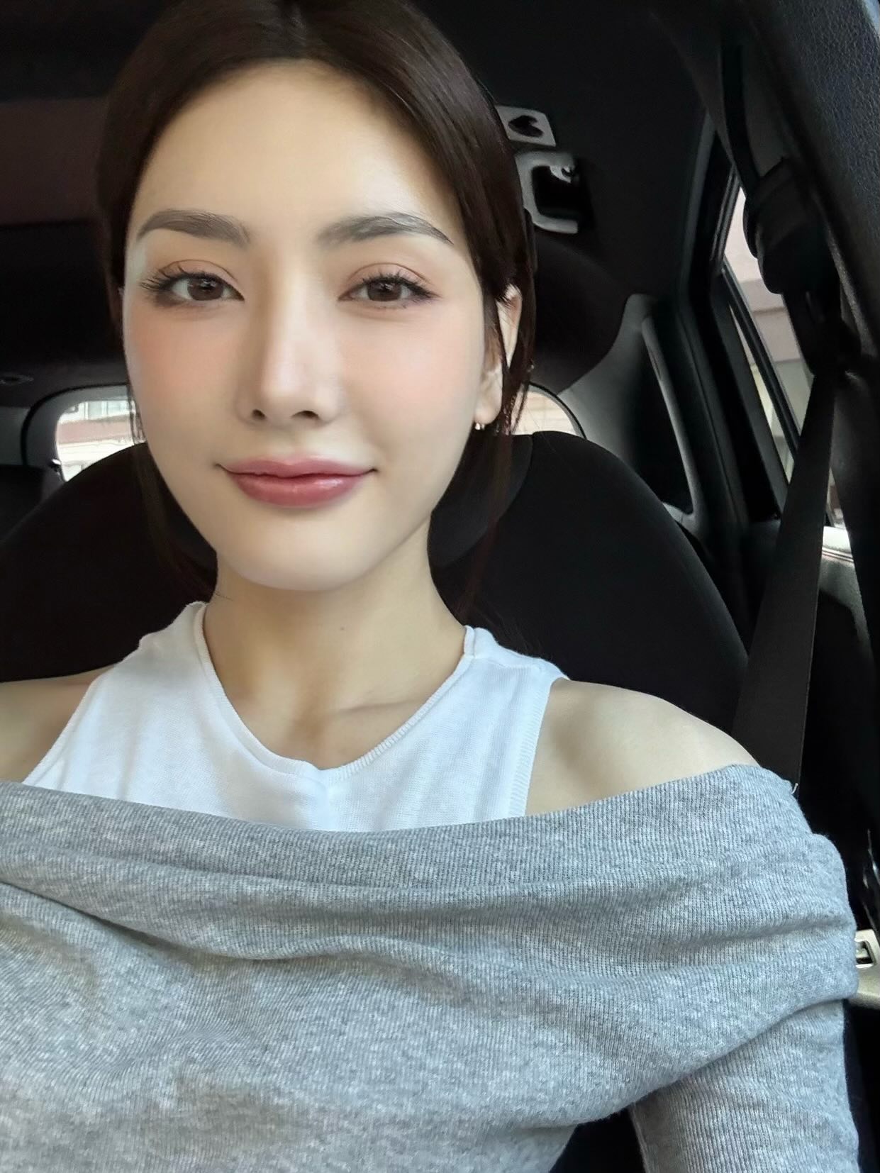 มีนา - ริณา ฉัตรอมรชัย