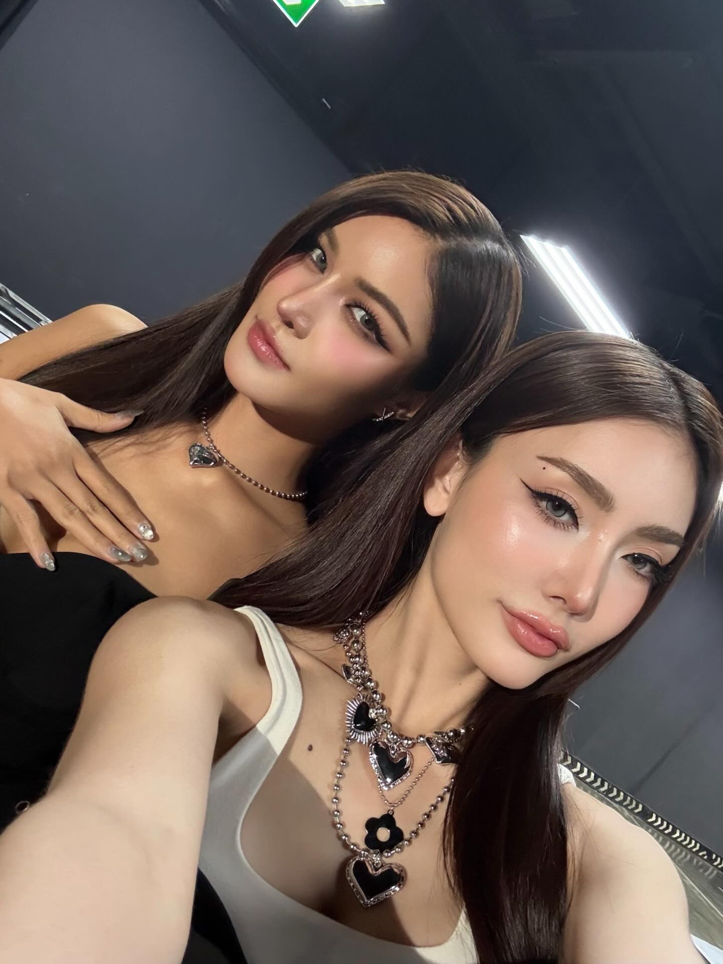 มีนา - ริณา ฉัตรอมรชัย