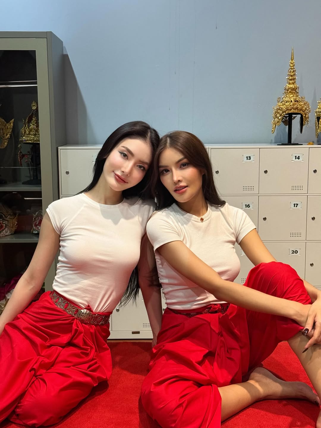 มีนา - ริณา ฉัตรอมรชัย
