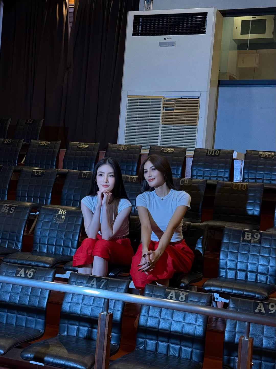 มีนา - ริณา ฉัตรอมรชัย