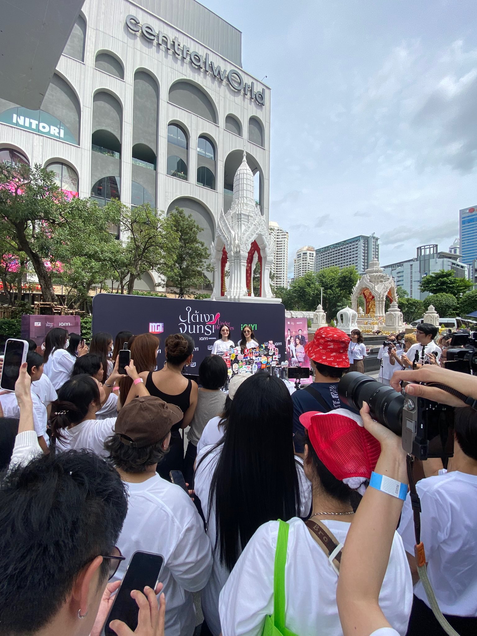มีนา - ริณา ฉัตรอมรชัย