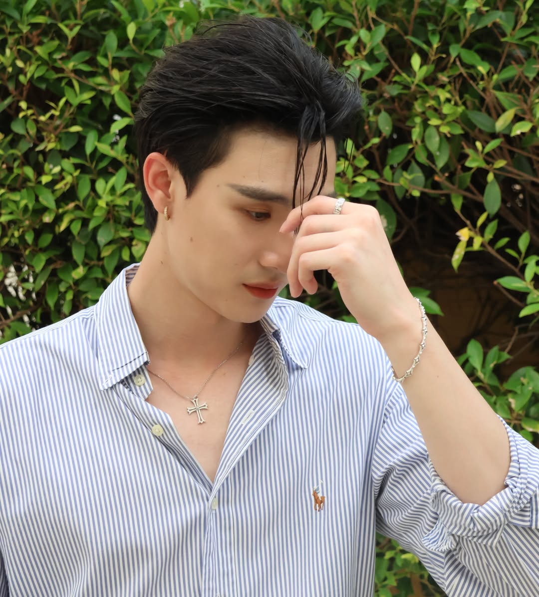 ธี - ธีรเดช วิถีพานิชย์
