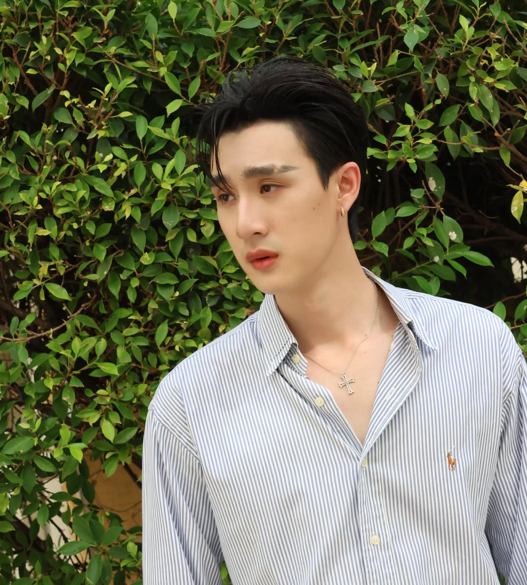 ธี - ธีรเดช วิถีพานิชย์