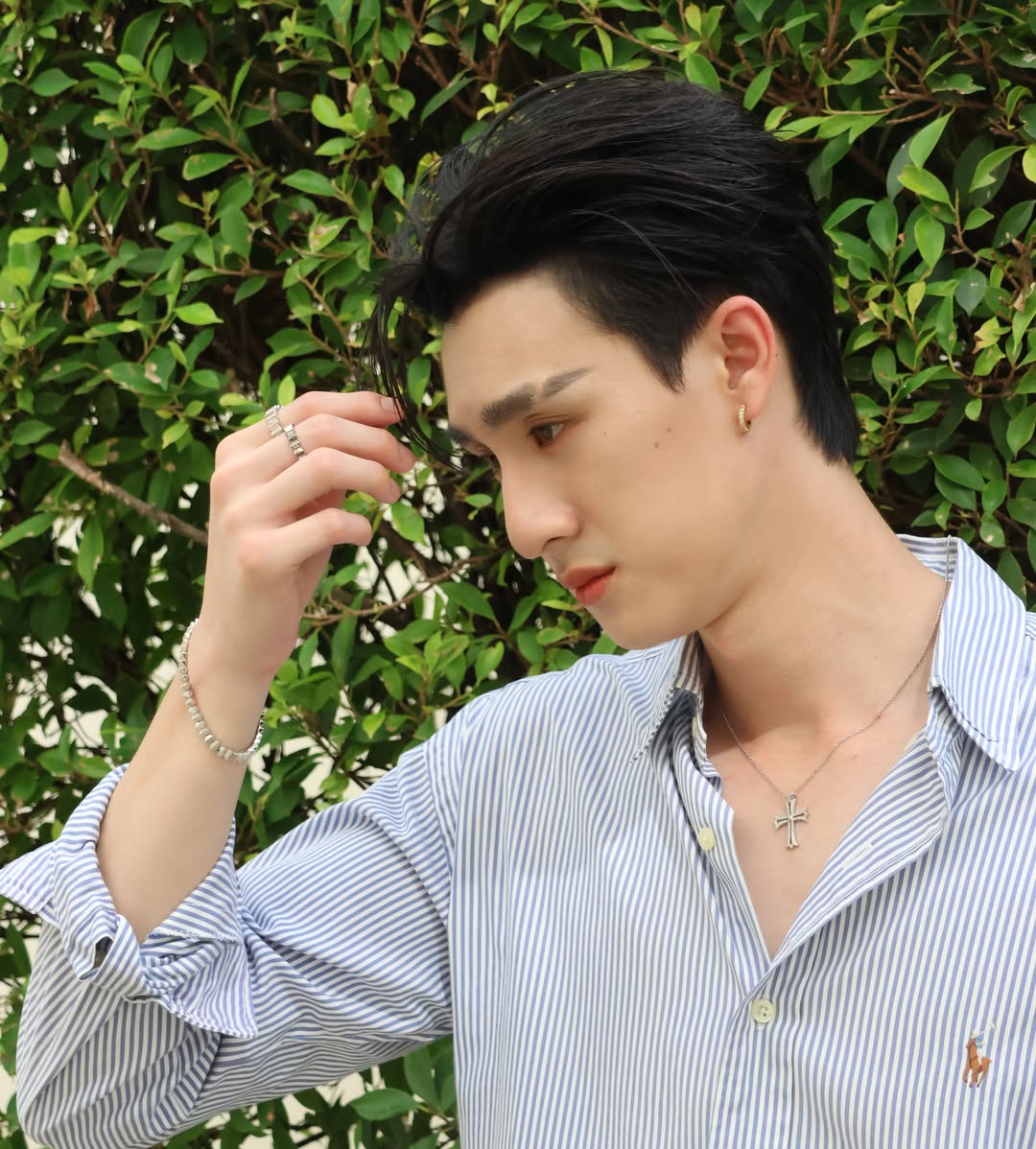 ธี - ธีรเดช วิถีพานิชย์