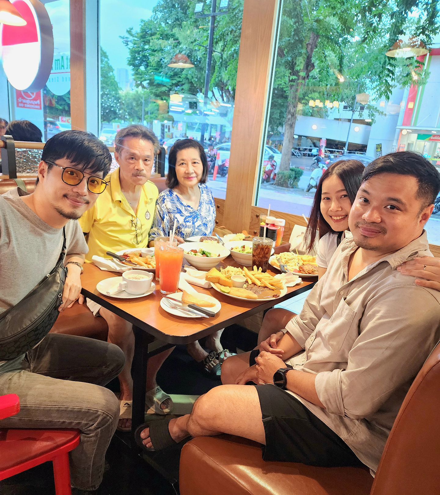 ตี๋ - วิวิศน์ บวรกีรติขจร