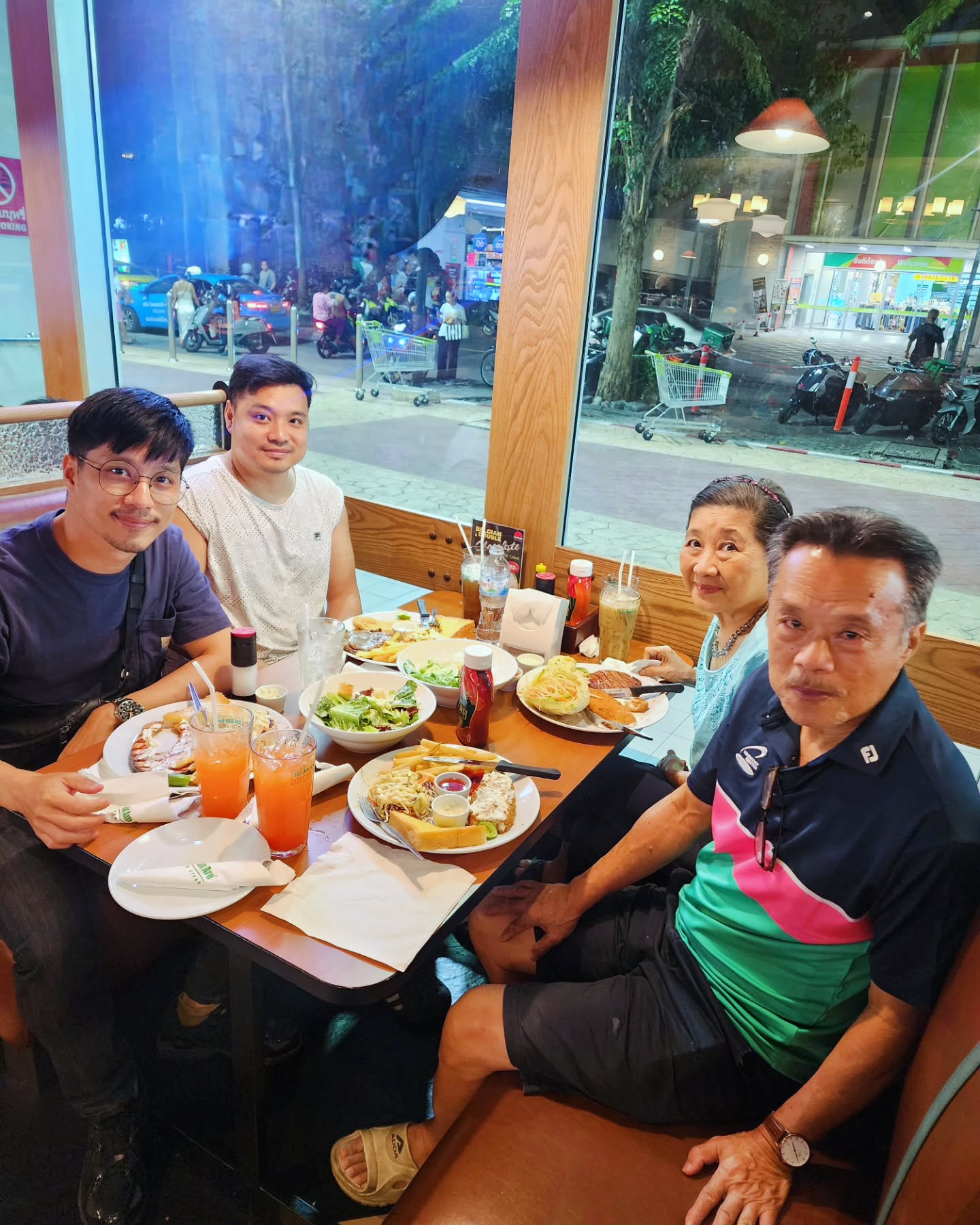 ตี๋ - วิวิศน์ บวรกีรติขจร