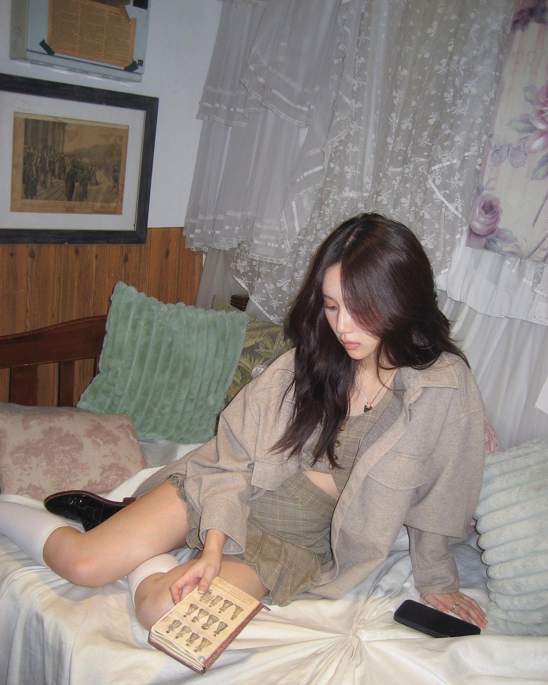เจน - รมิดา จีรนรภัทร