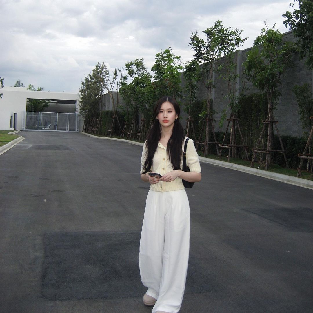 เจน - รมิดา จีรนรภัทร