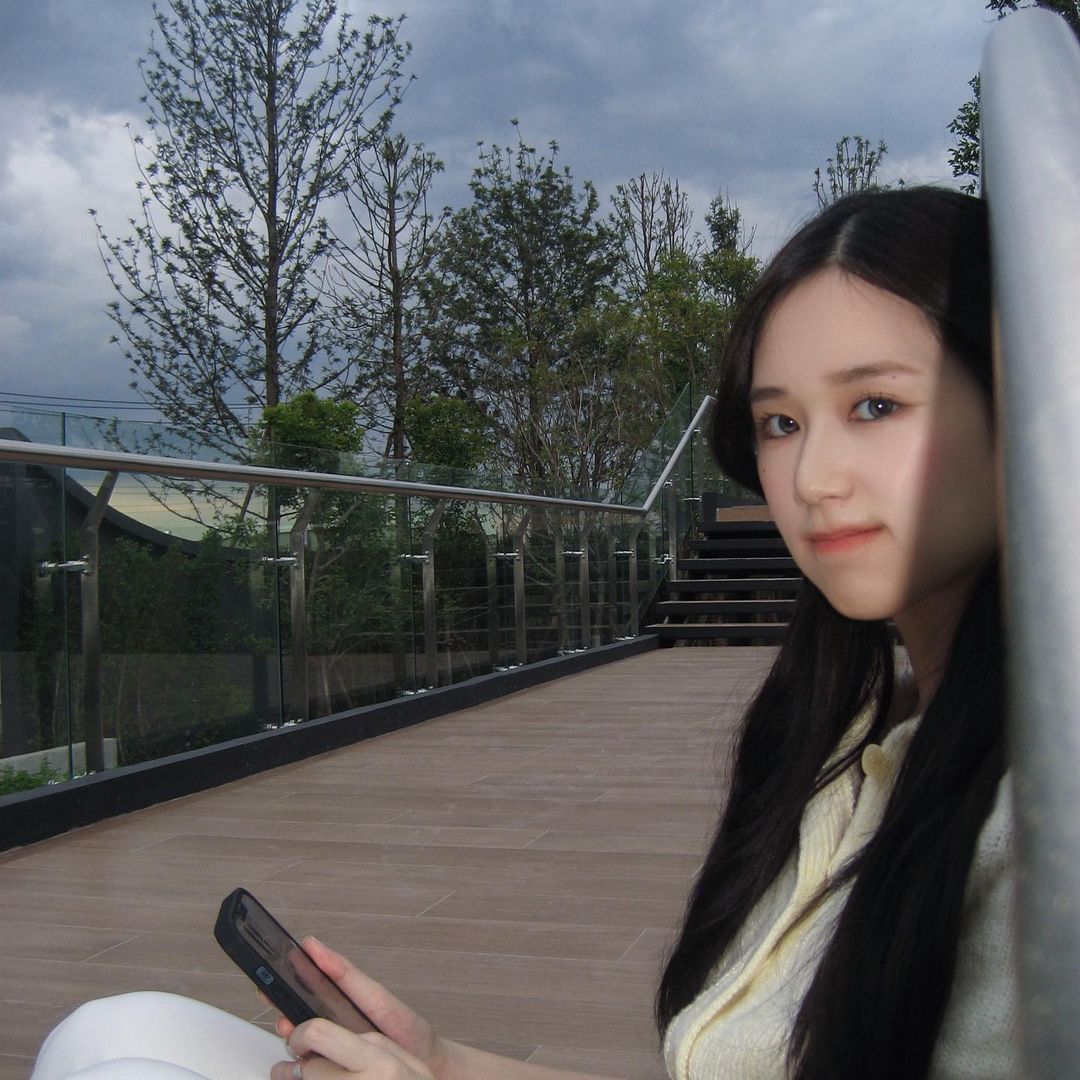 เจน - รมิดา จีรนรภัทร