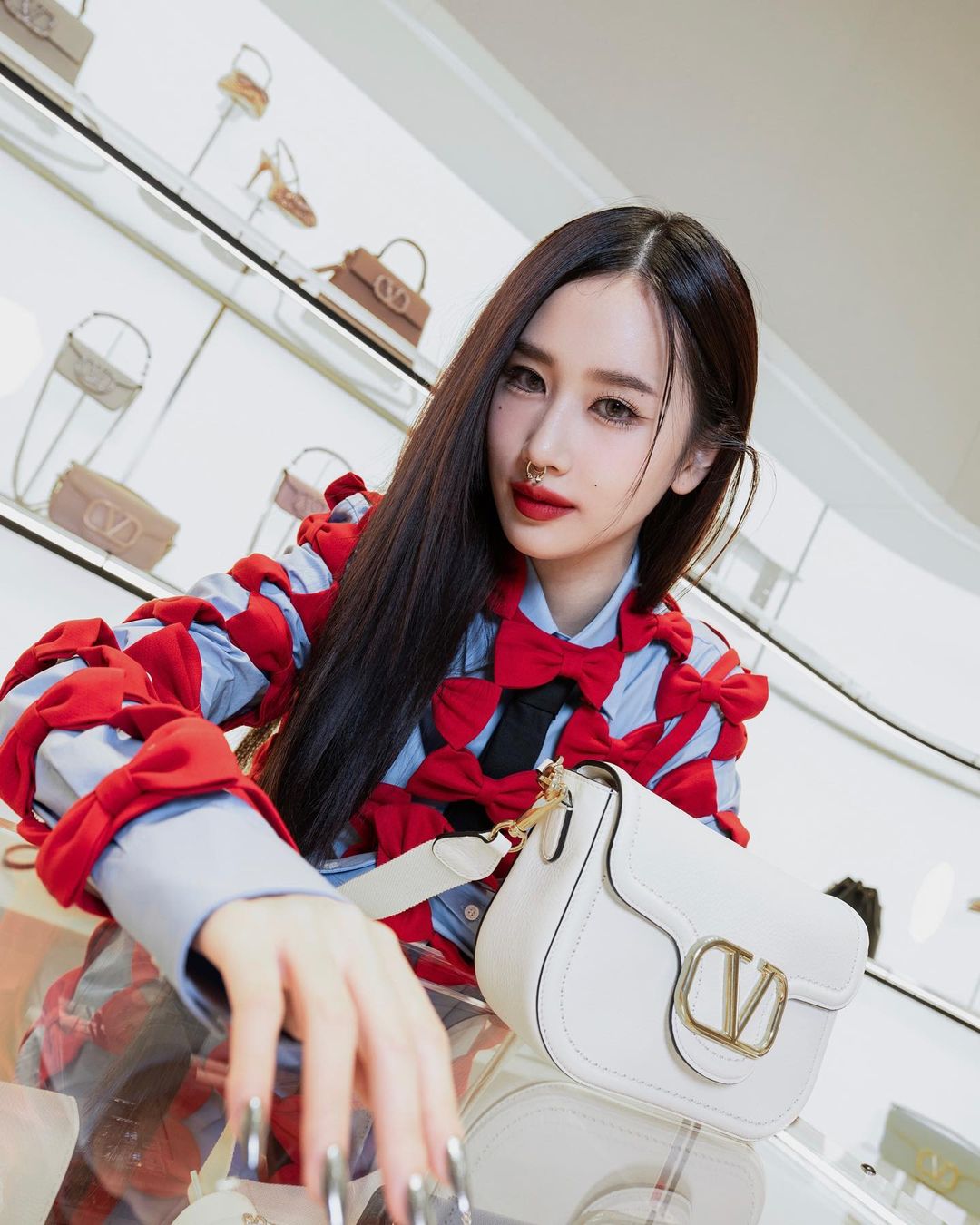 เจน - รมิดา จีรนรภัทร