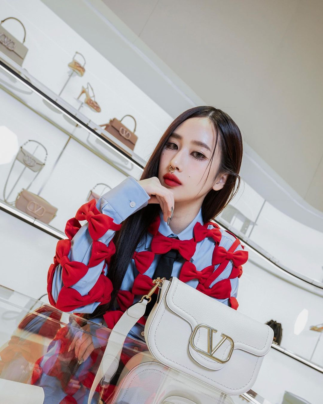 เจน - รมิดา จีรนรภัทร