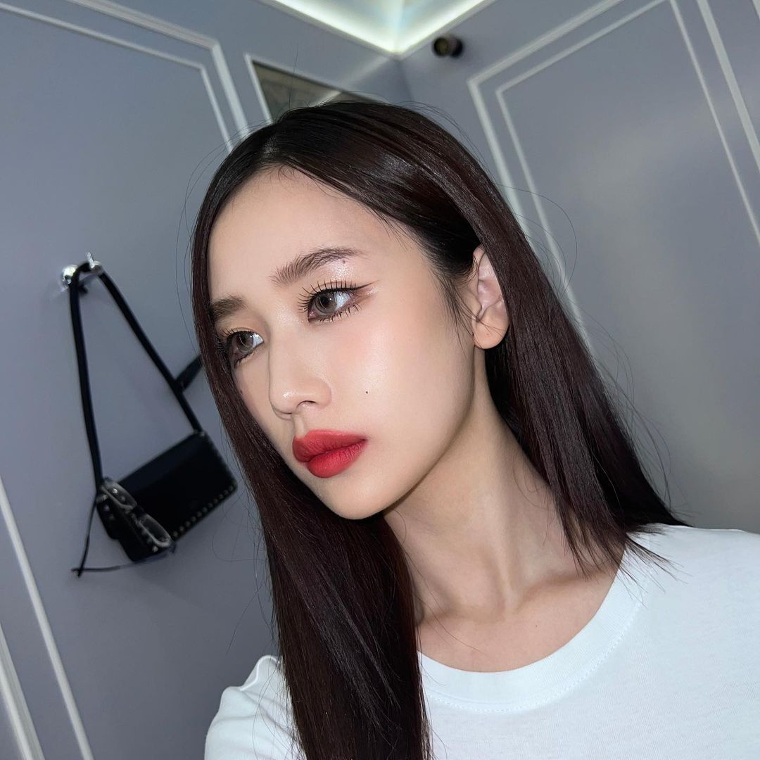เจน - รมิดา จีรนรภัทร