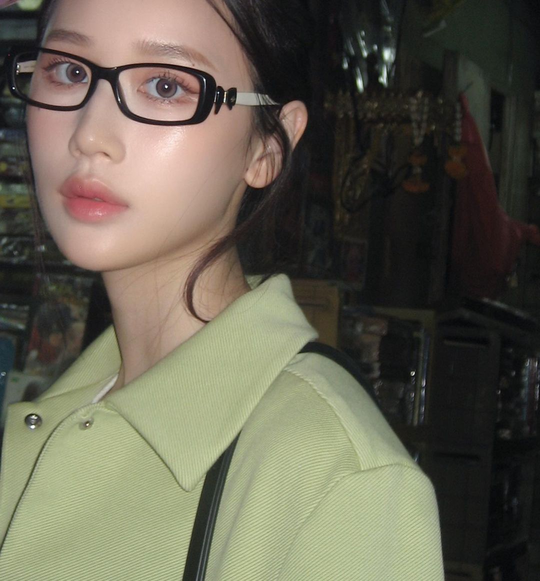 เจน - รมิดา จีรนรภัทร