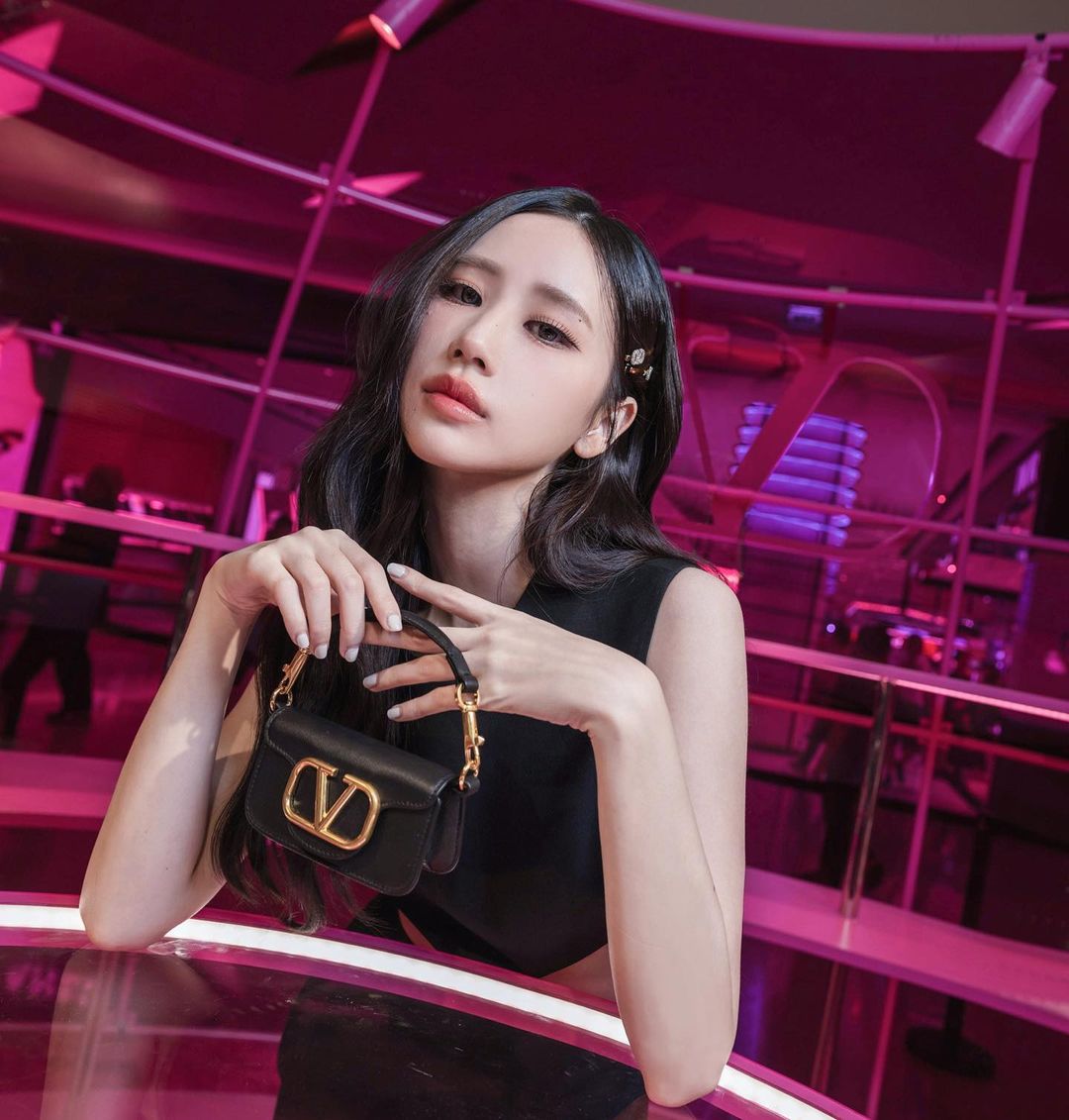 เจน - รมิดา จีรนรภัทร