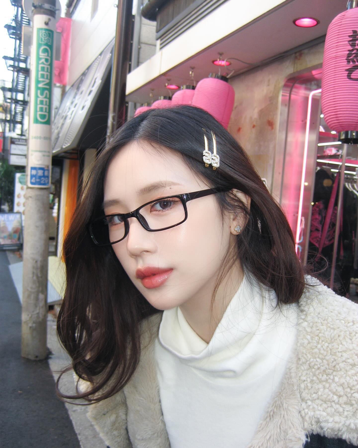 เจน - รมิดา จีรนรภัทร
