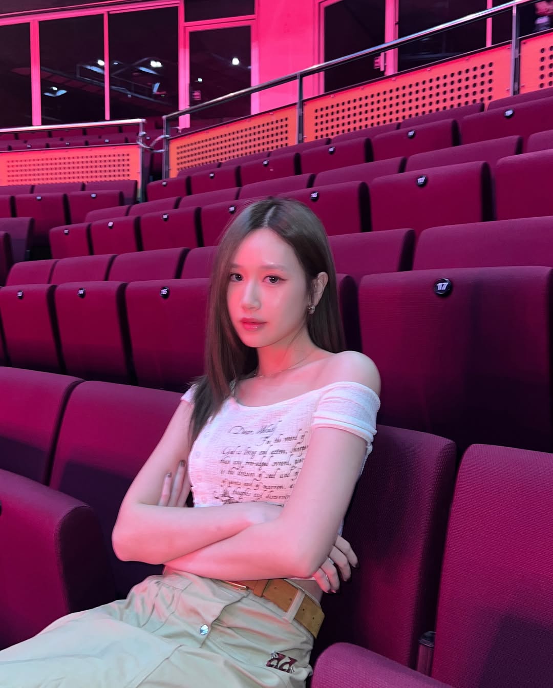 เจน - รมิดา จีรนรภัทร