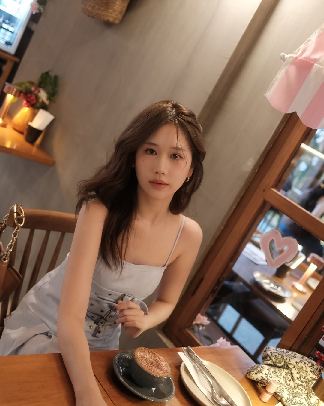 เจน - รมิดา จีรนรภัทร