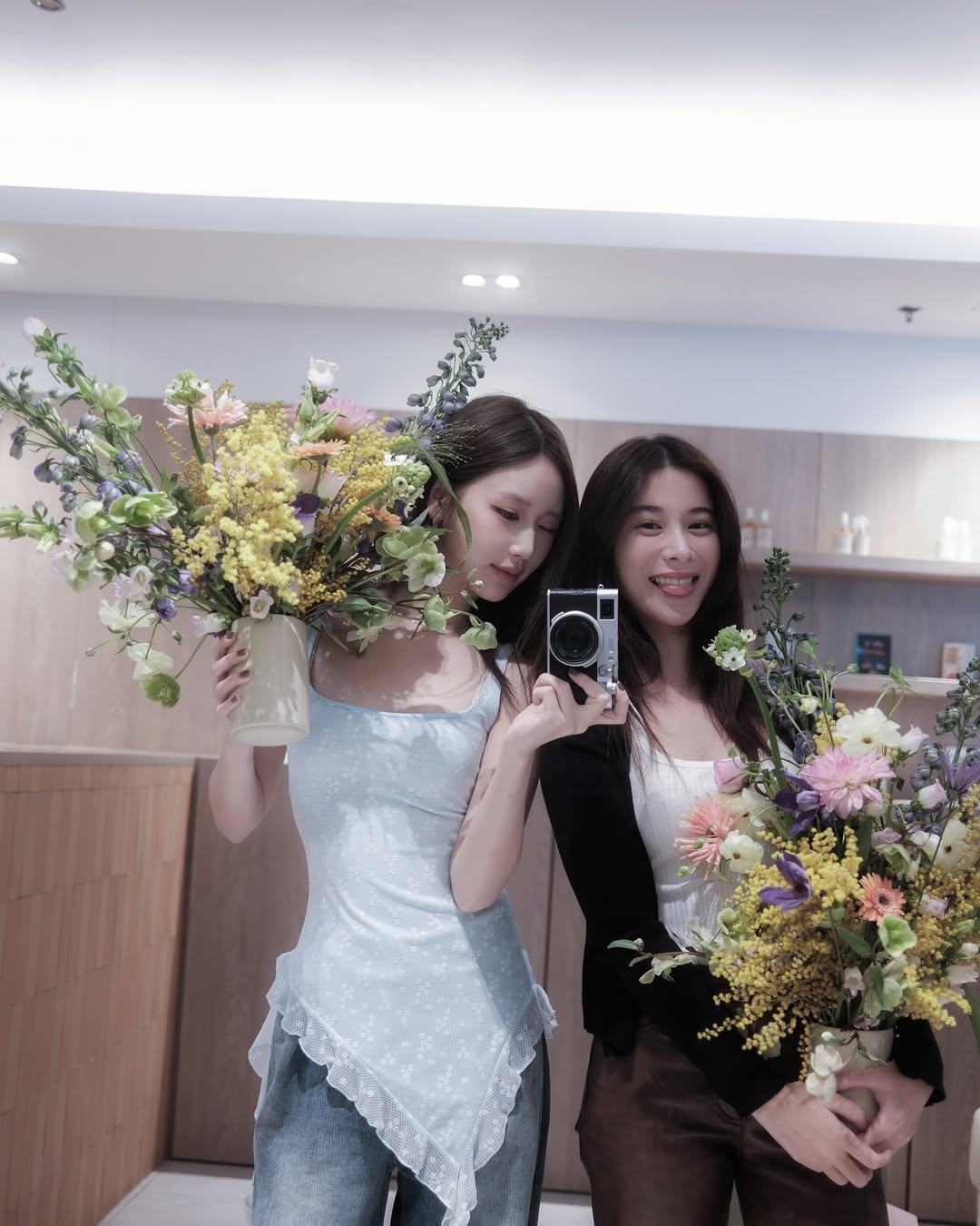 เจน - รมิดา จีรนรภัทร