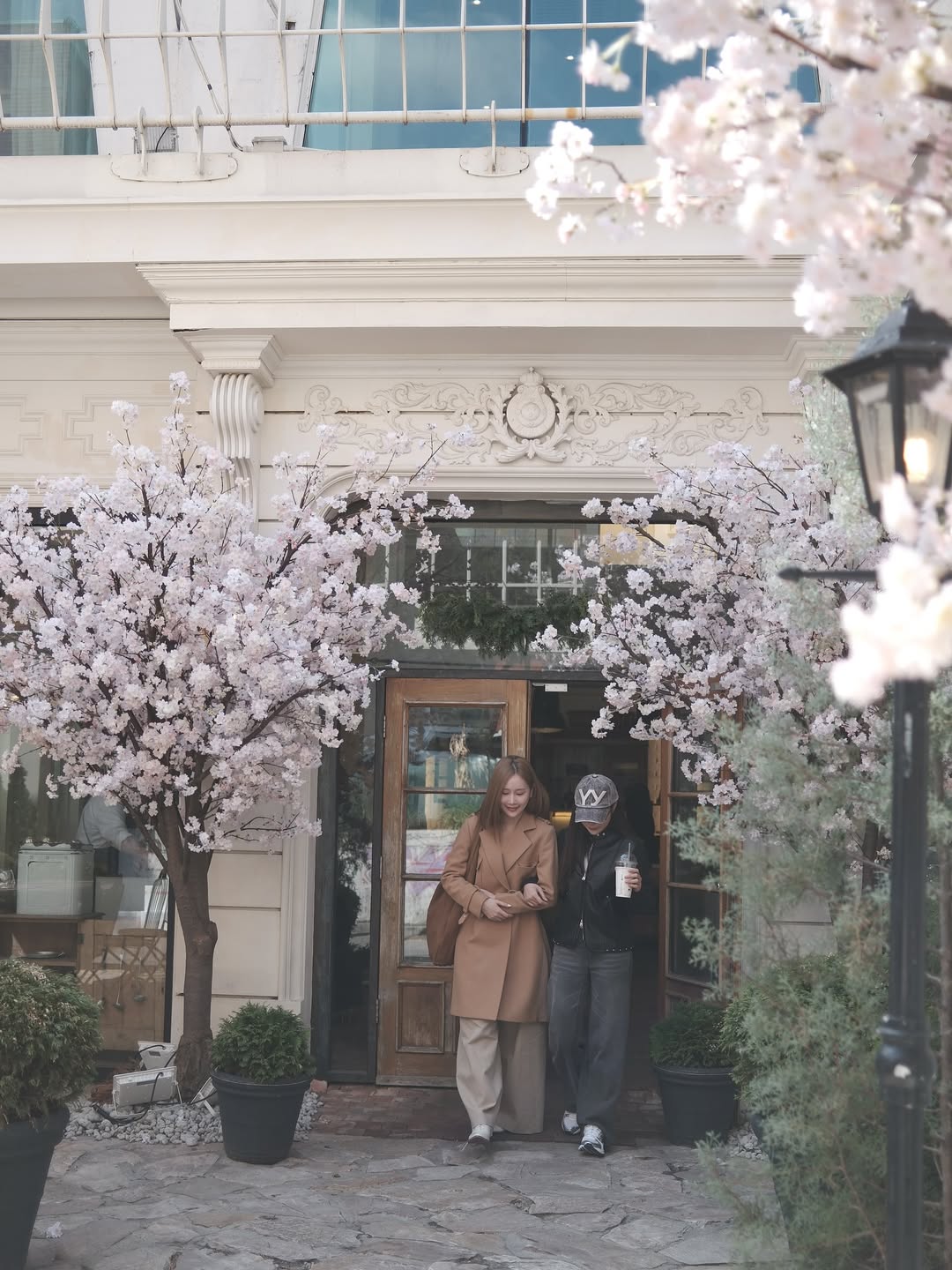 เจน - รมิดา จีรนรภัทร