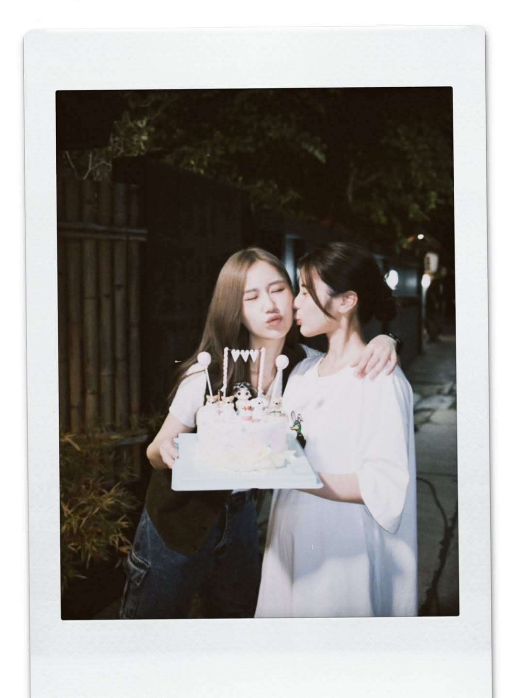 เจน - รมิดา จีรนรภัทร
