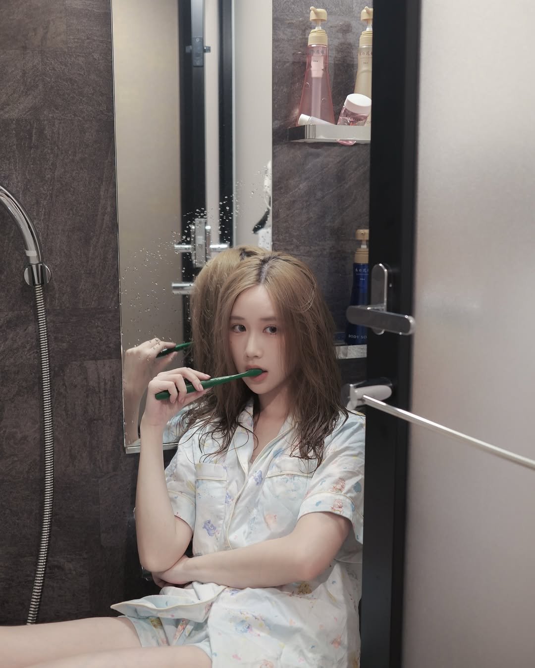 เจน - รมิดา จีรนรภัทร