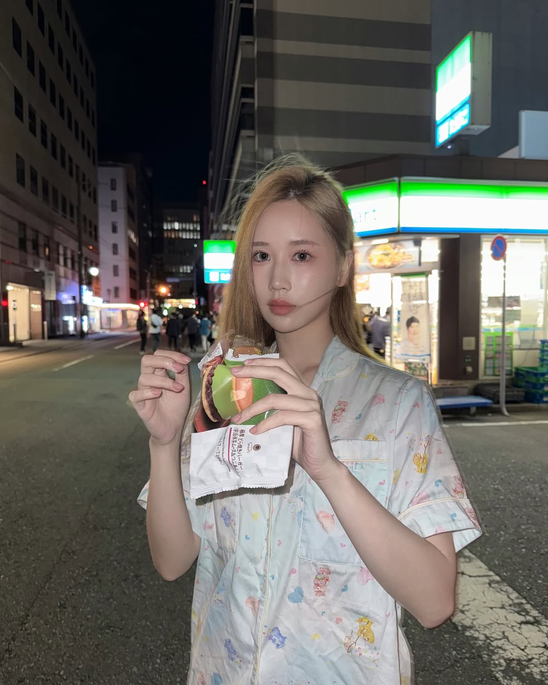 เจน - รมิดา จีรนรภัทร
