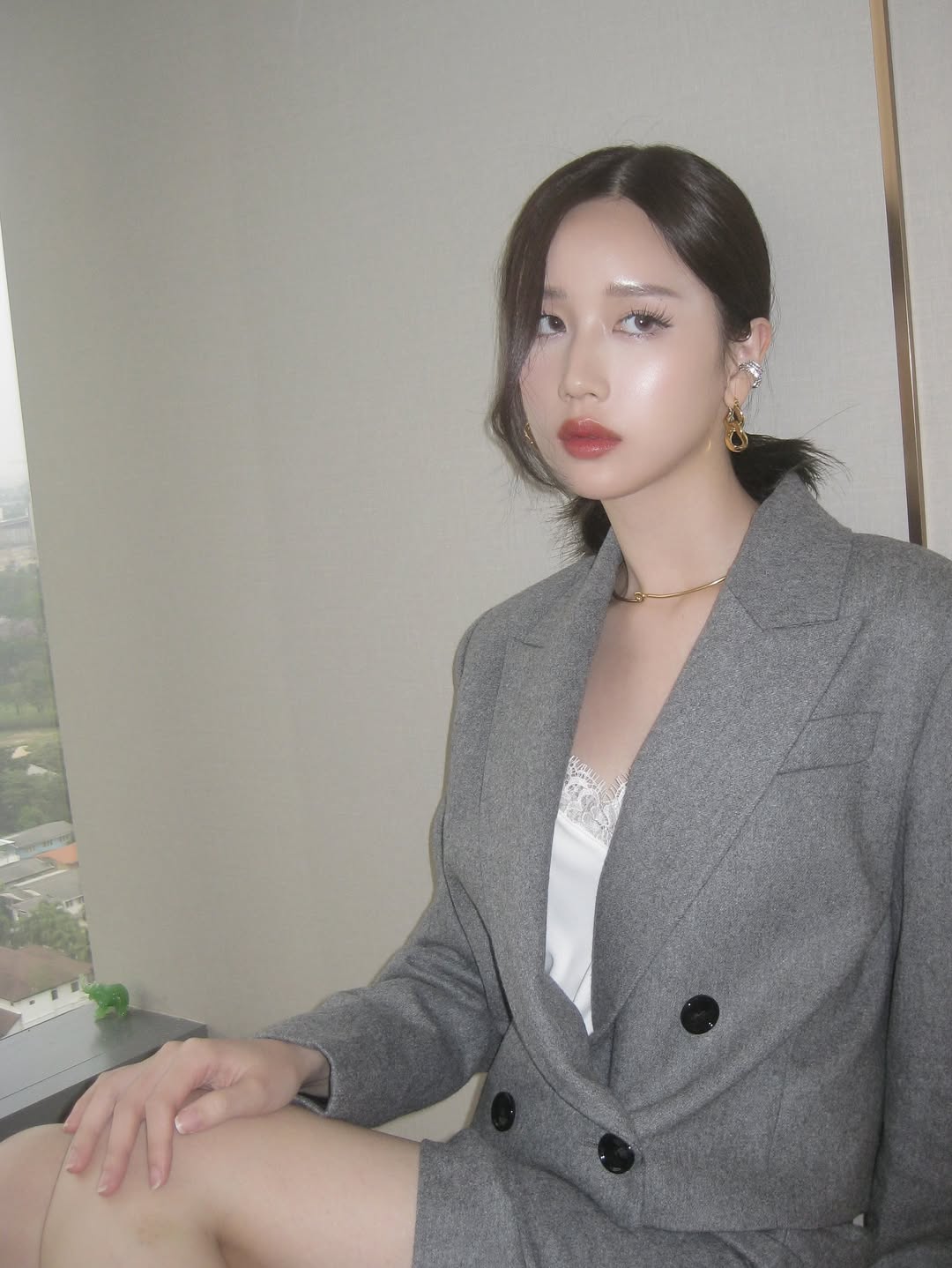 เจน - รมิดา จีรนรภัทร