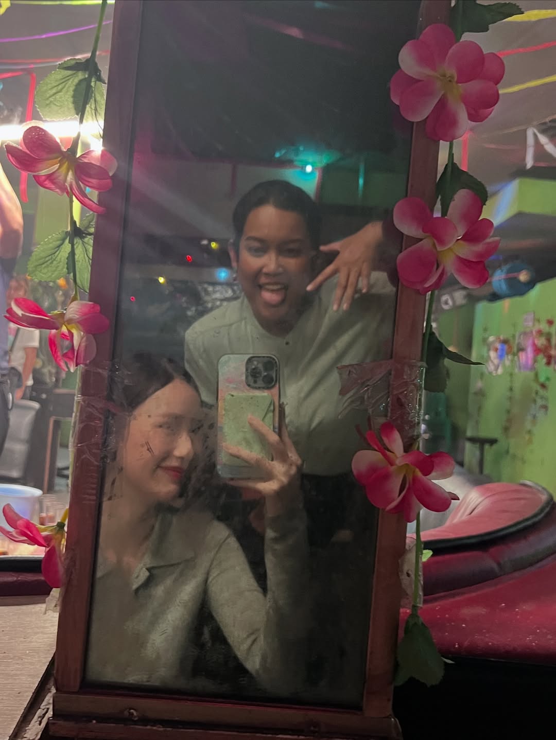 เจน - รมิดา จีรนรภัทร
