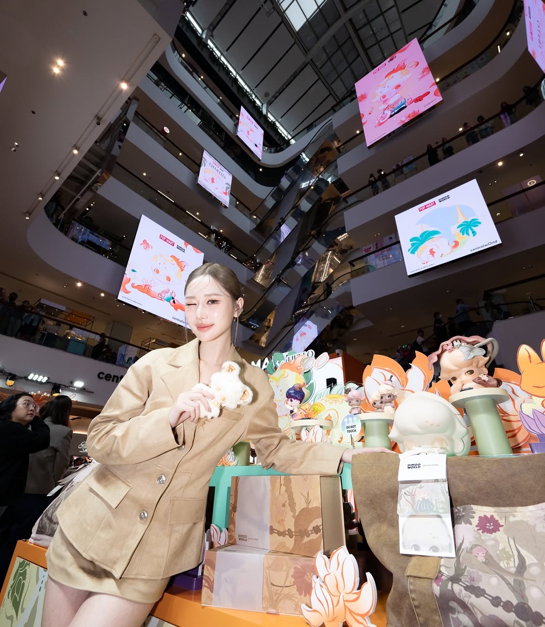 เจน - รมิดา จีรนรภัทร