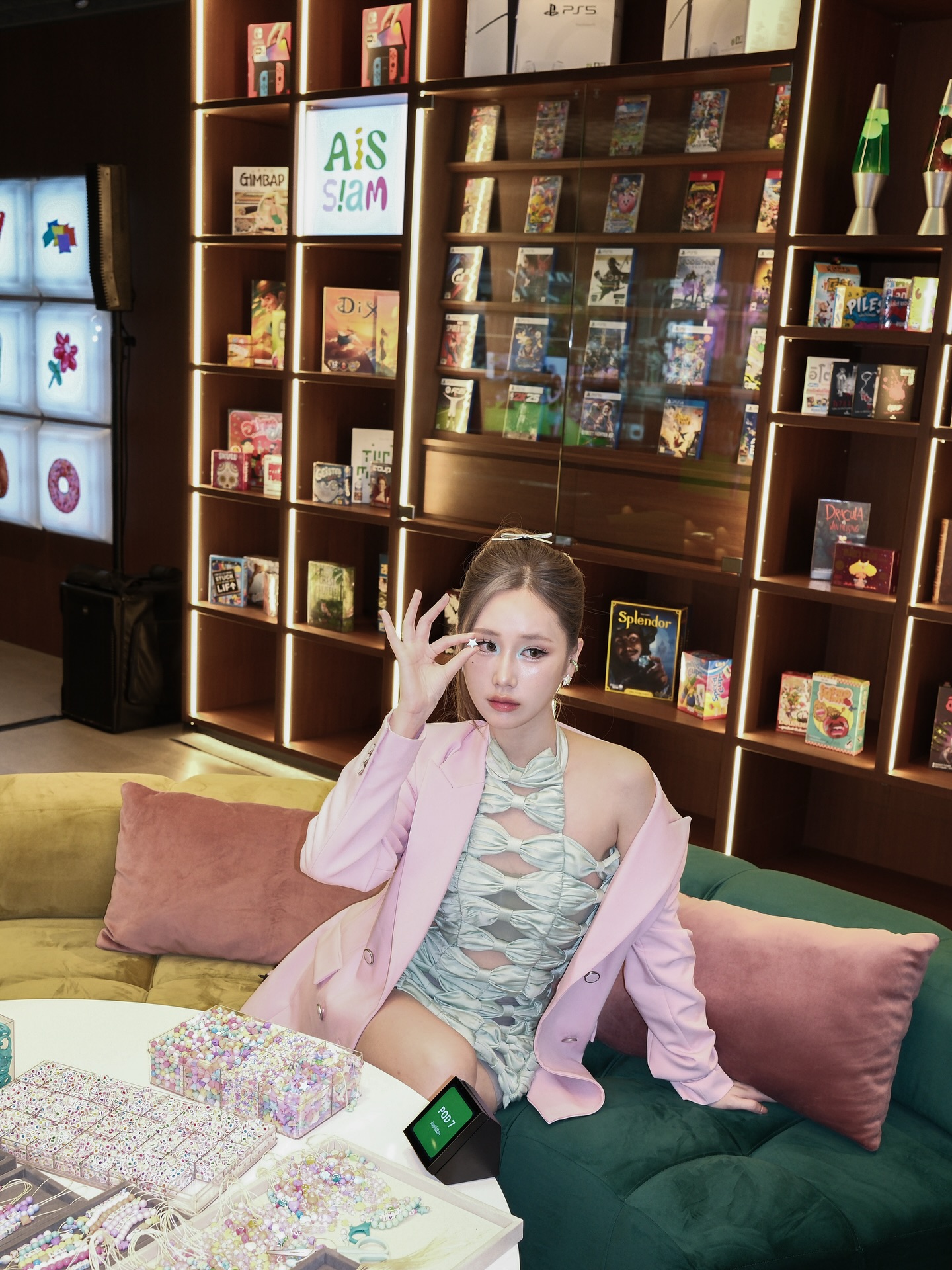 เจน - รมิดา จีรนรภัทร