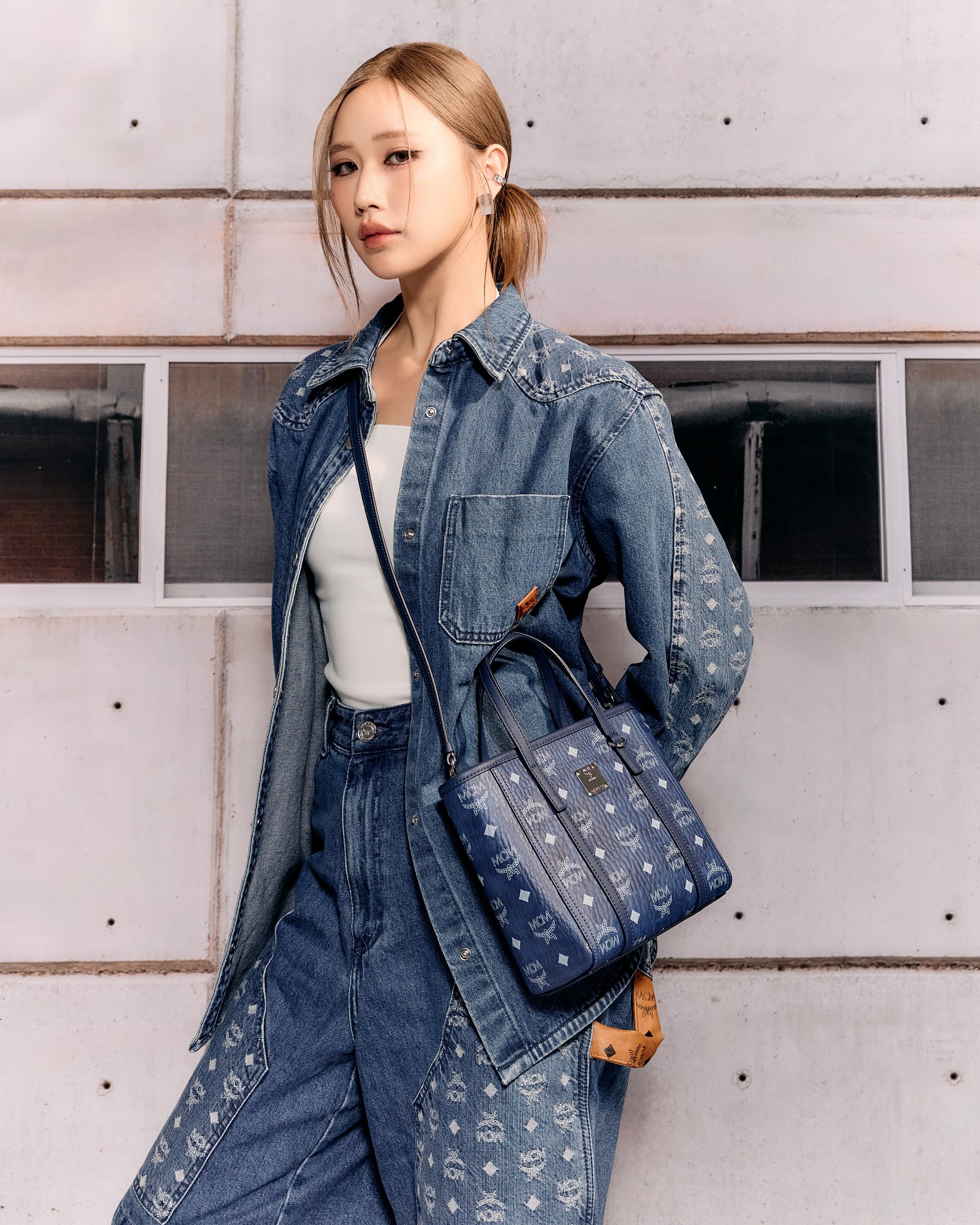 เจน - รมิดา จีรนรภัทร