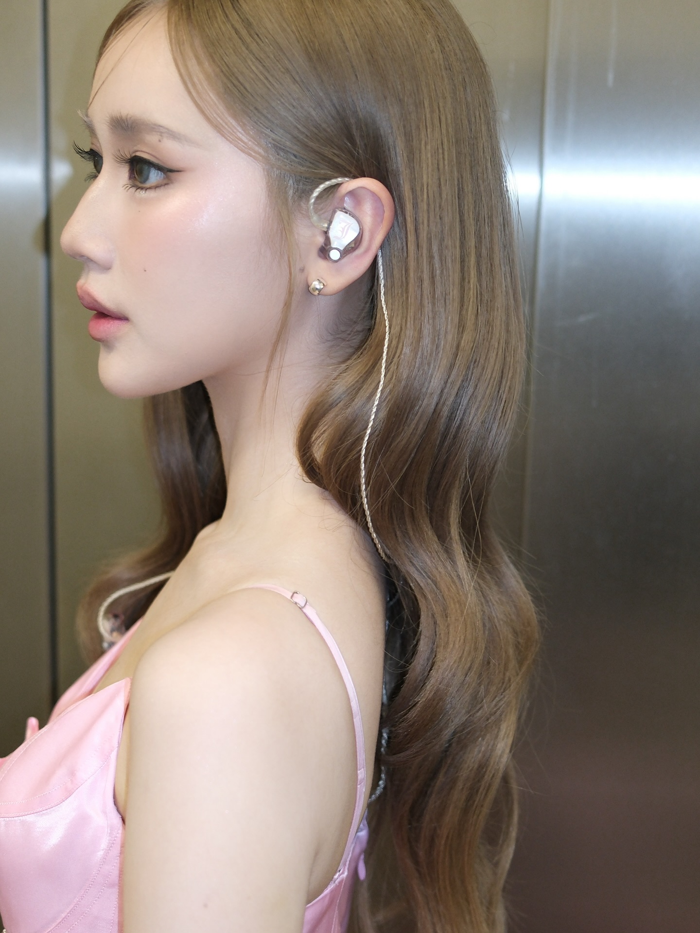 เจน - รมิดา จีรนรภัทร