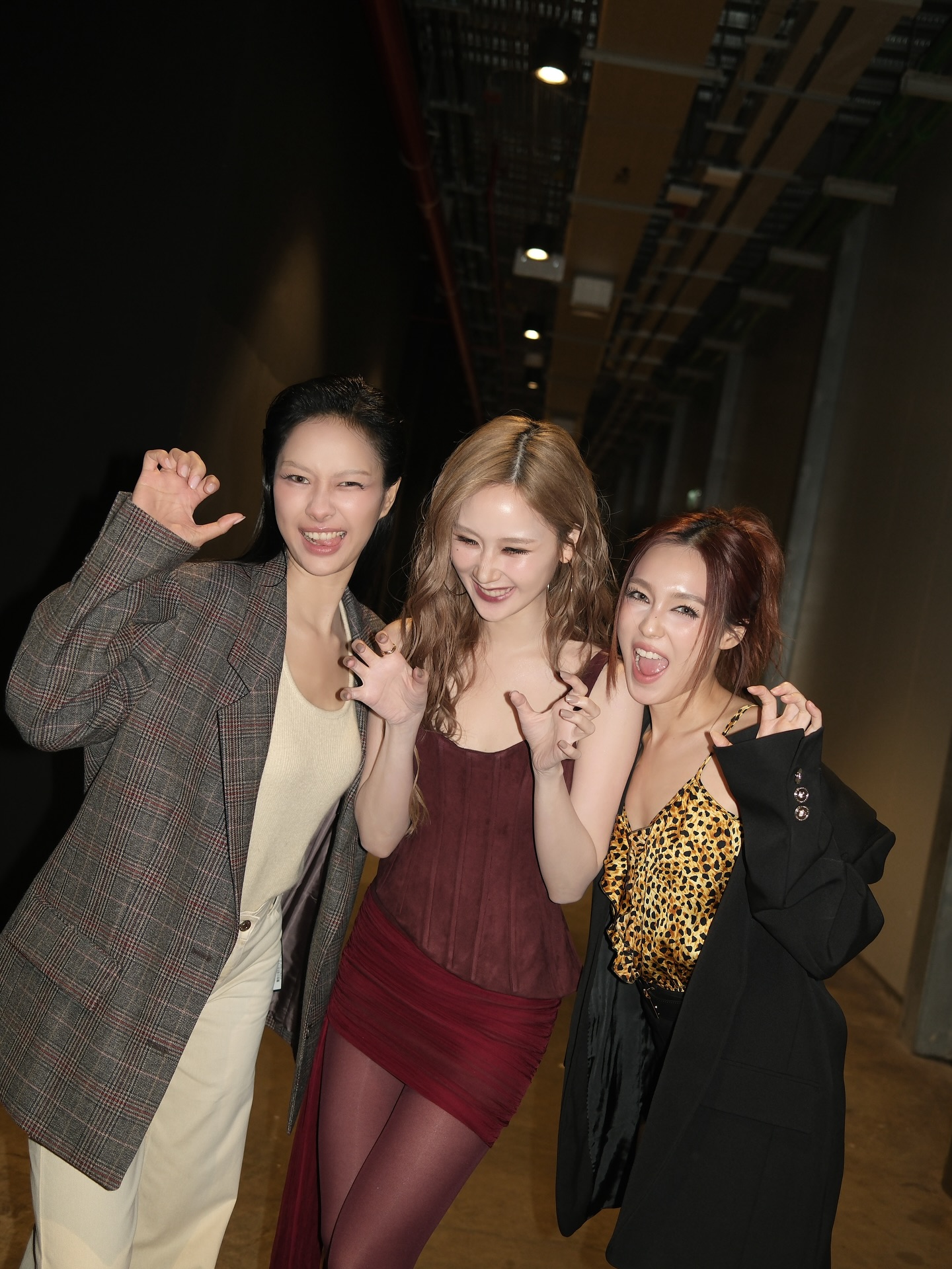 เจน - รมิดา จีรนรภัทร
