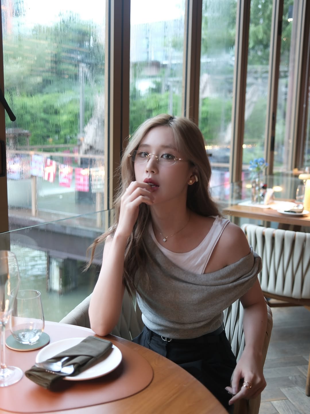 เจน - รมิดา จีรนรภัทร