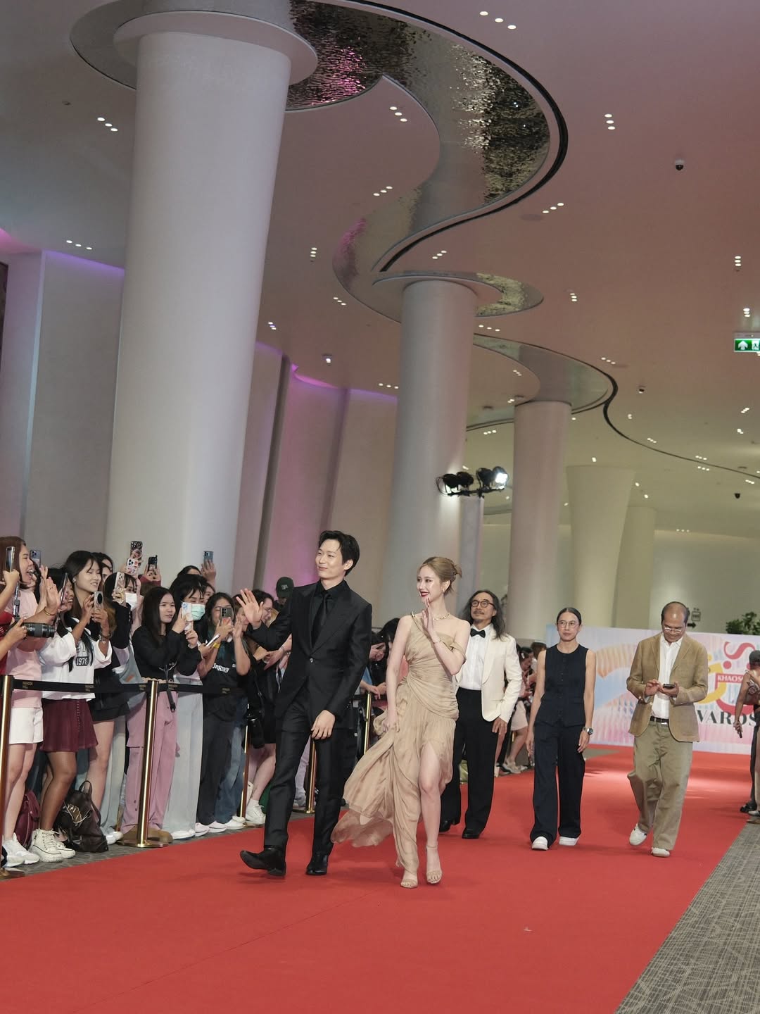 เจน - รมิดา จีรนรภัทร