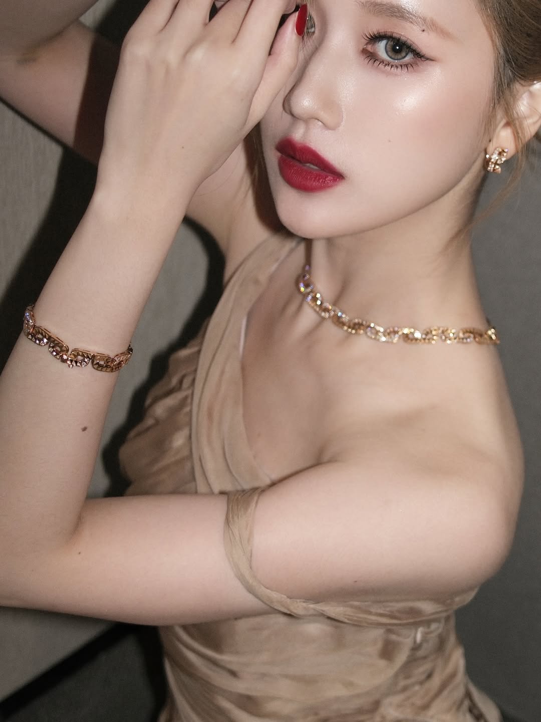 เจน - รมิดา จีรนรภัทร