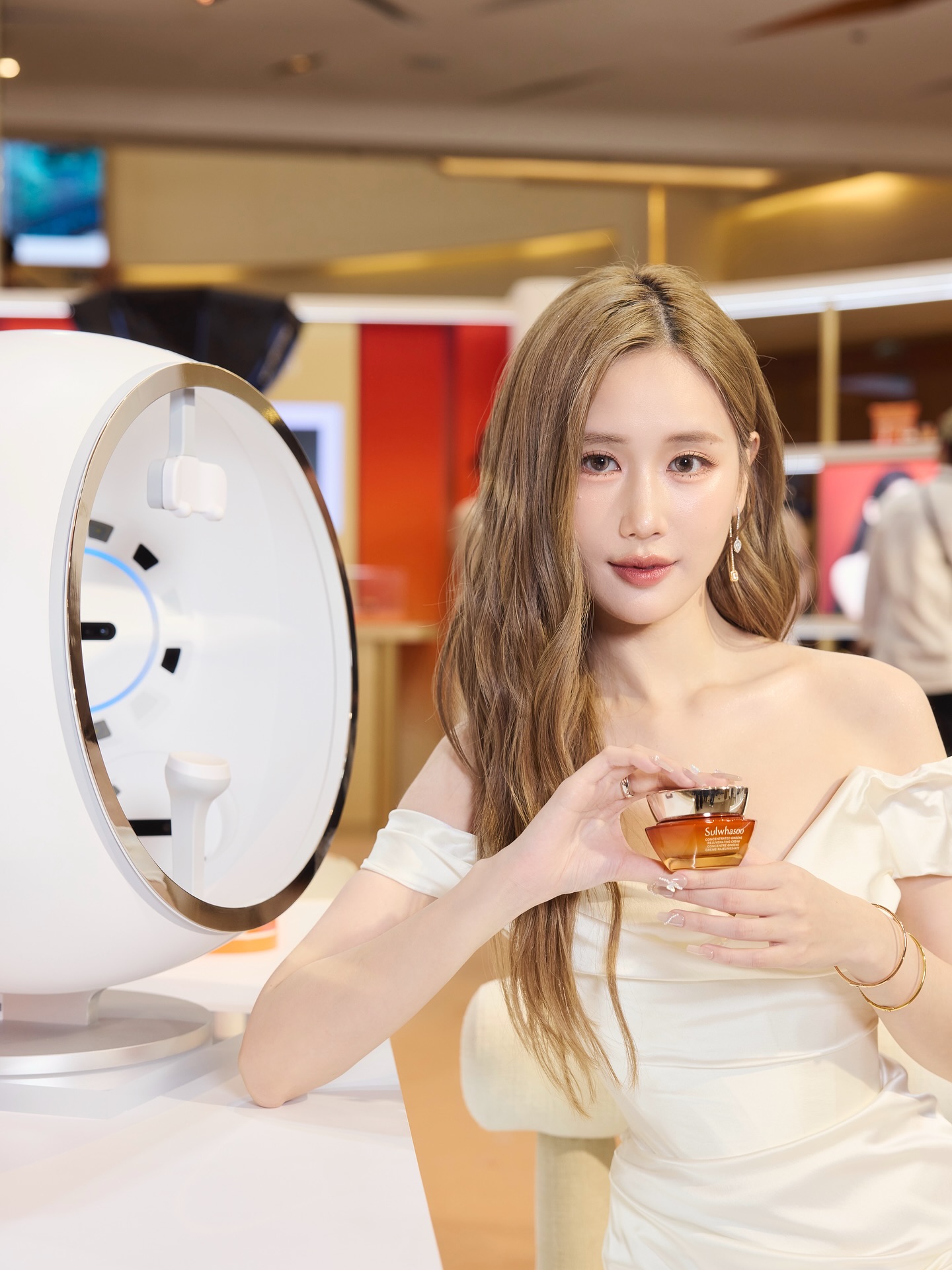 เจน - รมิดา จีรนรภัทร