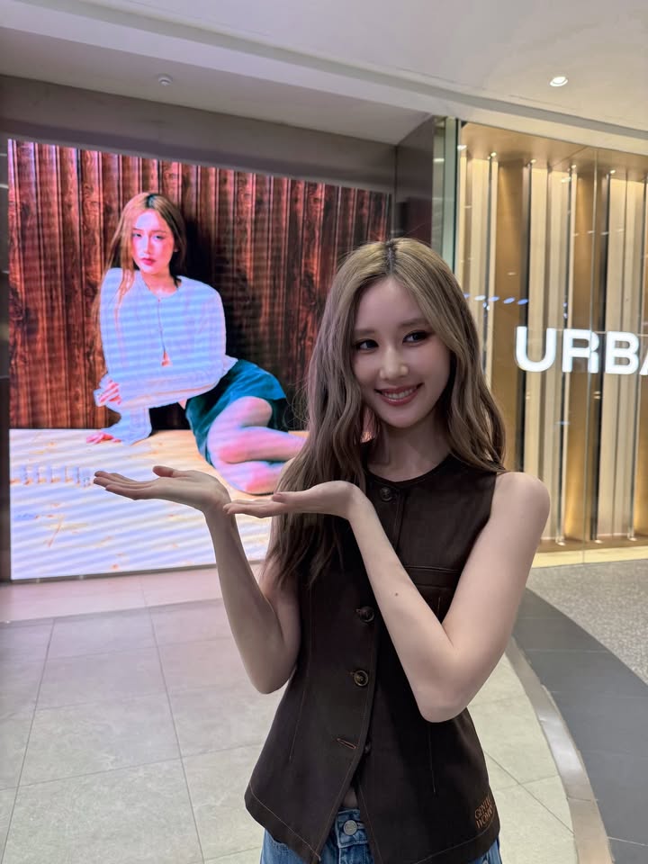 เจน - รมิดา จีรนรภัทร