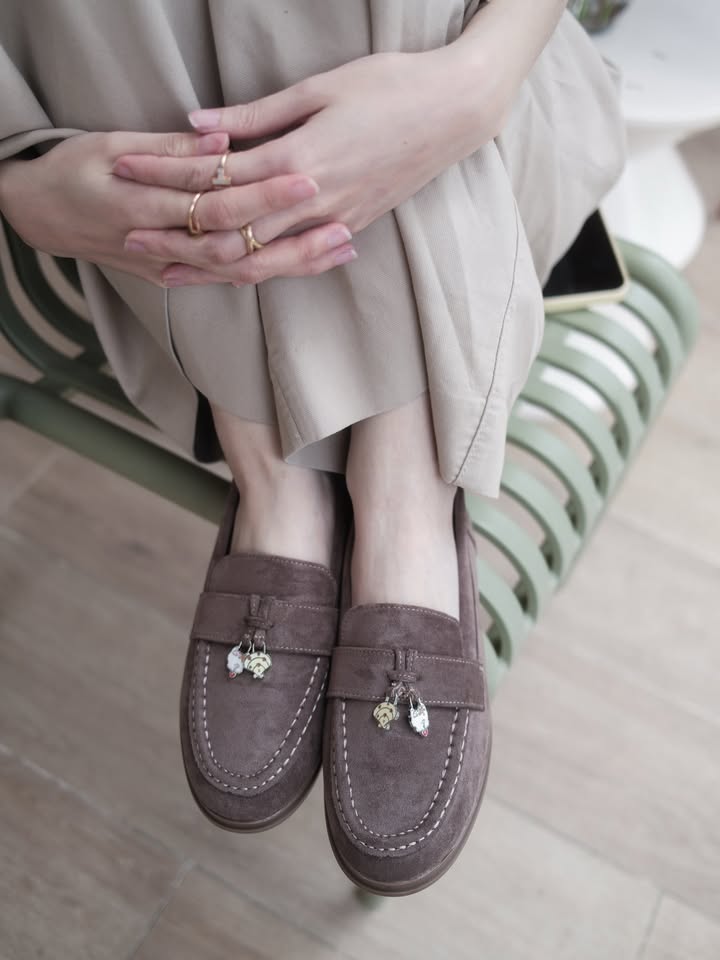 เจน - รมิดา จีรนรภัทร