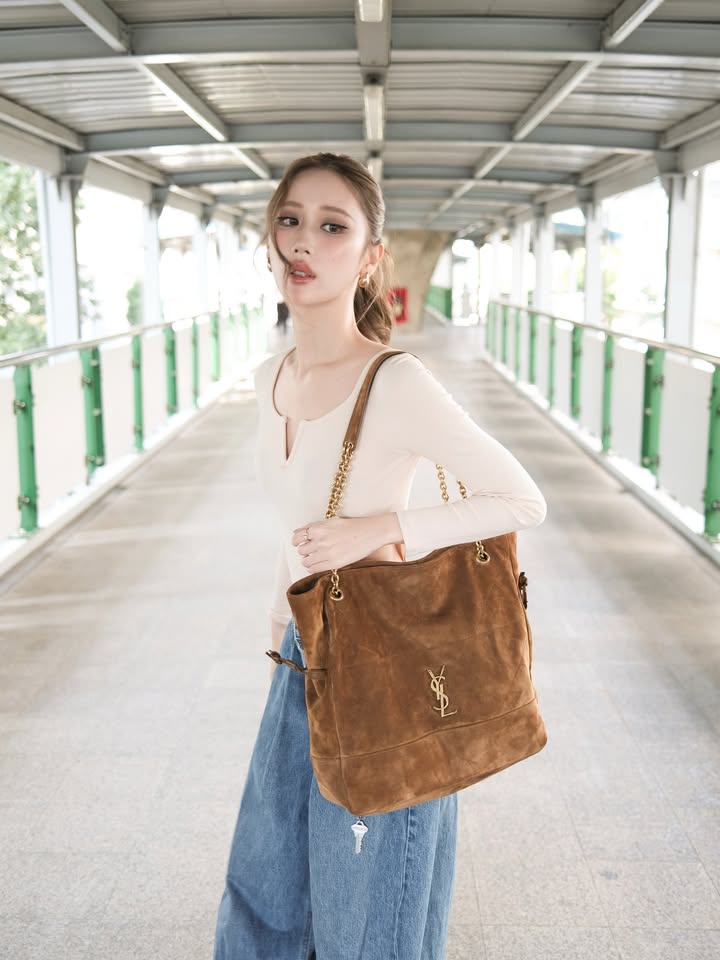 เจน - รมิดา จีรนรภัทร