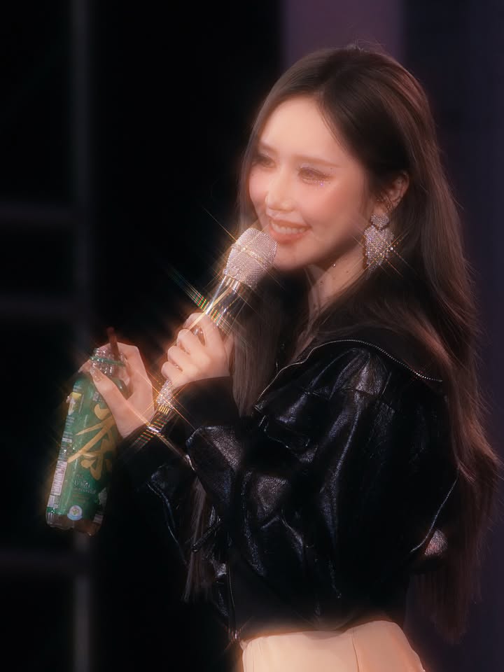 เจน - รมิดา จีรนรภัทร