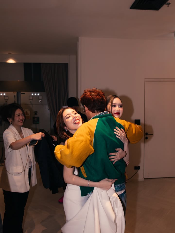 เจน - รมิดา จีรนรภัทร