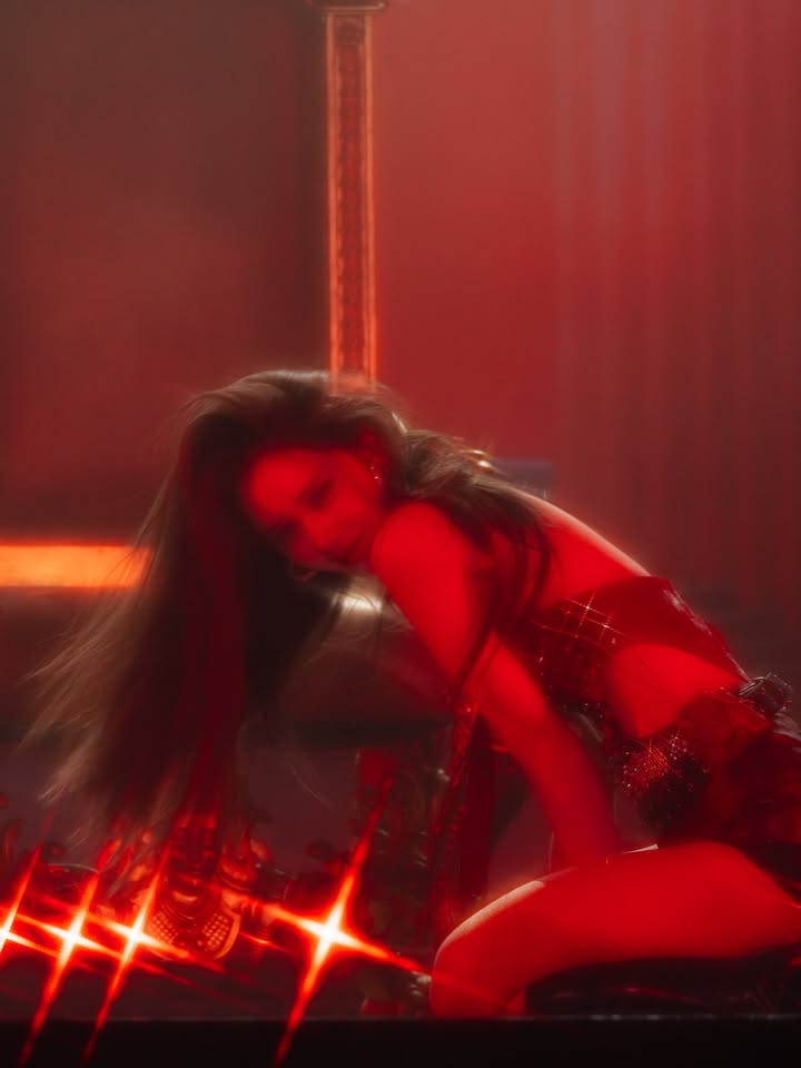 เจน - รมิดา จีรนรภัทร