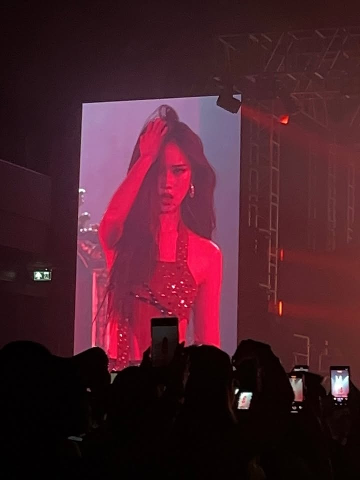 เจน - รมิดา จีรนรภัทร