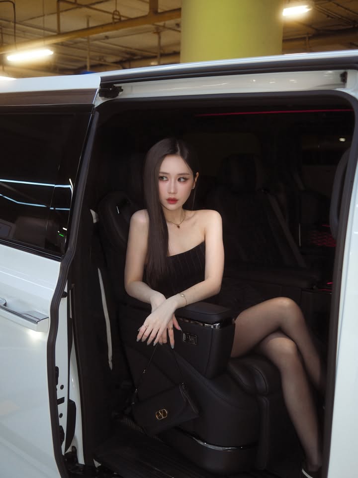 เจน - รมิดา จีรนรภัทร